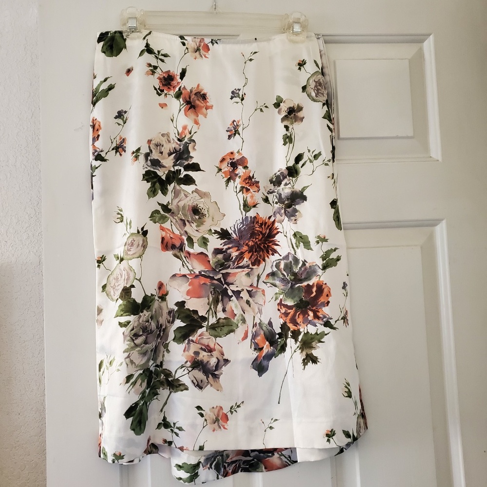 KULSON 100% Silk Soft Floral Peplum Back Skirt Italy NEW W/Tag Reg $320 Size 4